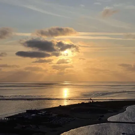 Lotsenbude Mit Traumhaftem Blick Ueber Nordsee Etage 18 Апартаменты